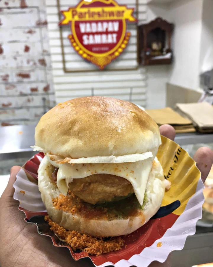 Samrat Vada Pav (Vile Parle)